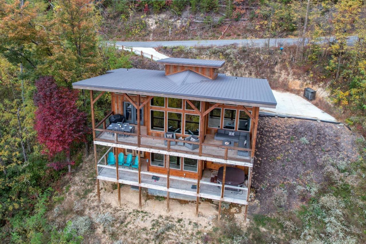 גטלינבורג The Overlook - '21 Cabin - Gorgeous Unobstructed Views - Fire Pit Table - Gamerm - Hottub - Xbox - Lots Of Bears מראה חיצוני תמונה